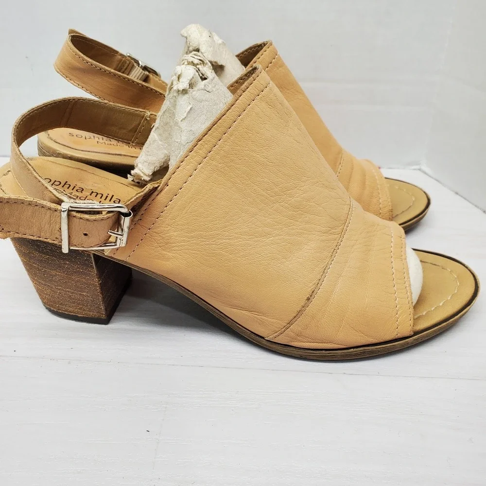 Sophia Milano Sandal Size 8 Leather Sling Back Open Toe Sandal‎ Camel Tan Color